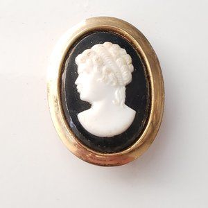 Vintage Cameo Brooch
